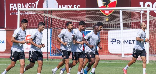 الأهلي يتلقى ضربة قوية قبل مواجهة بيراميدز بغيابات مؤثرة